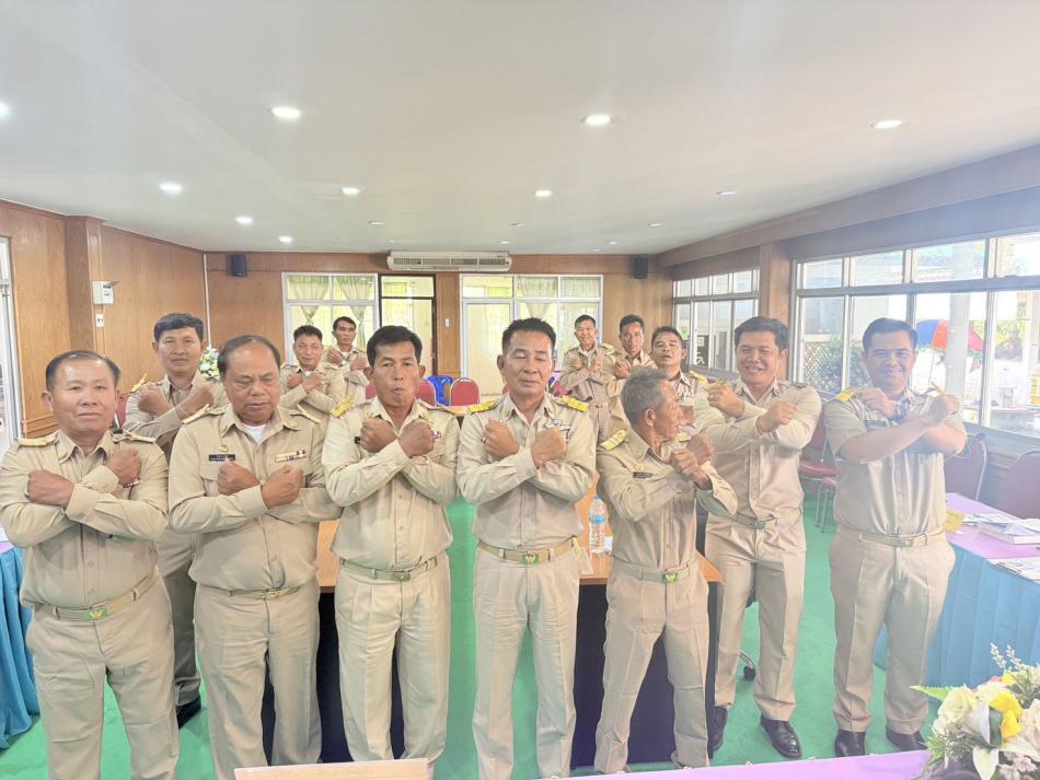 นโยบายการไม่รับของขวัญและของกำนัลทุกขนิดจากการปฏิบัติหน้าที่ (No Gift Policy) ขององค์การบริหารส่วนตำบลเหล่าบัวบาน ประจำปีงบประมาณ พ.ศ. ๒๕๖๙ ด้วย องค์การบริหารส่วนตำบลเหล่าบัวบาน มุ่งเน้นที่จะบริหารจัดการองค์กรอย่างมีธรรมาภิบาล เพื่อสร้างความศรัทธาและเชื่อมั่นแก่สังคมว่า องค์การบริหารส่วนตำบลเหล่าบัวบาน เป็นองค์กรธรรมาภิบาล ใน ฐานะผู้บริหารองค์การบริหารส่วนตำบลเหล่าบัวบาน จึงขอประกาศเจตนารมณ์ในการปฏิบัติหน้าที่และบริหารงาน ของแผ่นดิน ด้วยความสำนึกและตระหนักในความรับผิดชอบที่มีอยู่ จะตั้งใจปฏิบัติหน้าที่ด้วยความซื่อสัตย์ สุจริต โปร่งใสและตรวจสอบได้ ตามแนวทางการส่งเสริมคุณธรรม โดยเต็มกำลังความสามารถ จะยึดหลักธรรมาภิบาลใน การบริหารงาน องค์การบริหารส่วนตำบลเหล่าบัวบาน ขอประกาศตนเป็นหน่วยงานที่ผู้บริหารและบุคลากรใน สังกัดทุกคน มีเจตนารมณ์ที่จะไม่รับของขวัญและของกำนัลทุกขนิดจากการปฏิบัติหน้าที่ ทั้งในขณะ ก่อน และหลัง ปฏิบัติหน้าที่ อันจะส่งผลให้เกิดการทุจริตและประพฤติมิชอบทั้งในปัจจุบันและอนาคต พร้อมทั้งยืนหยัดต่อด้านการ ทุจริตทุกรูปแบบ เพื่อเป็นการสร้างค่านิยมในเรื่องของความซื่อสัตย์ 